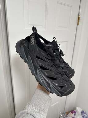 Hoka One One Hopara Size 8 Black Hiking Sandals